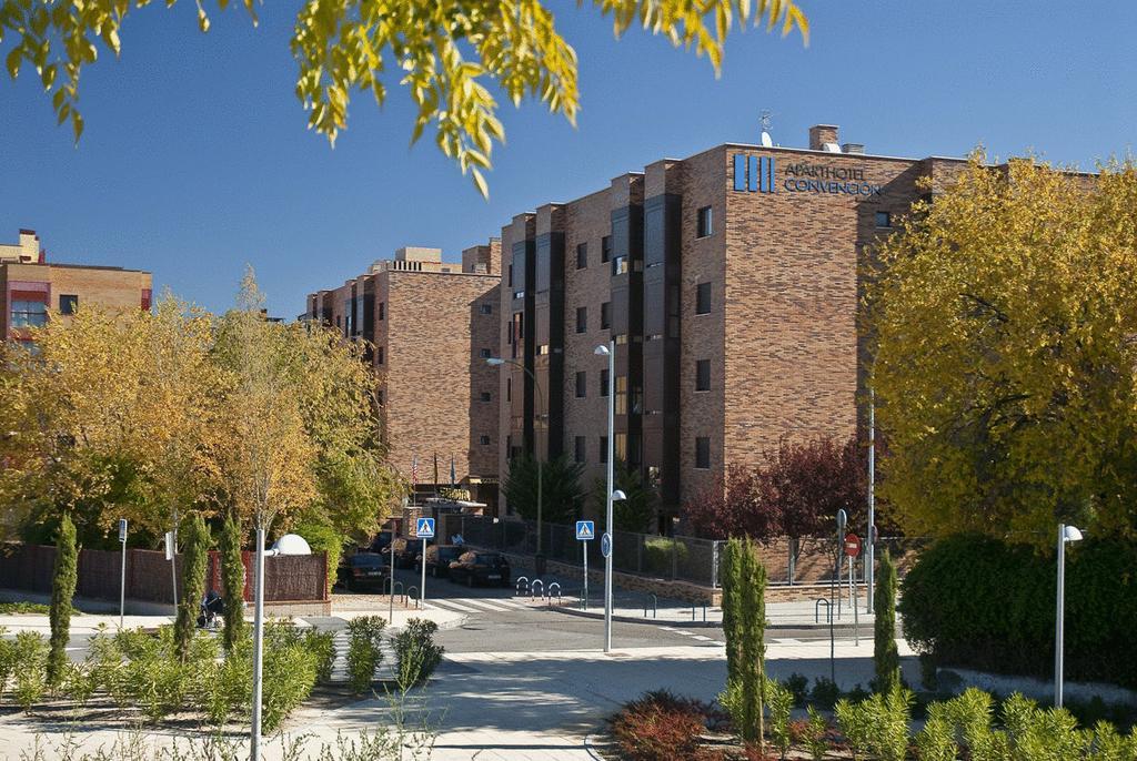 Aparthotel Convencion-Barajas Madrid Exterior foto