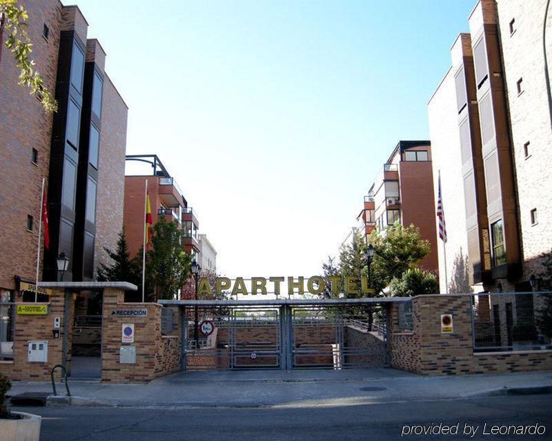 Aparthotel Convencion-Barajas Madrid Exterior foto